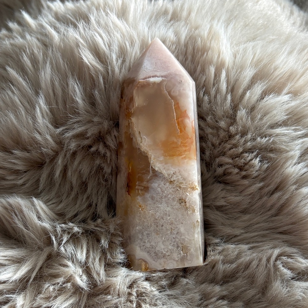 Authentic Flower Agate Tower